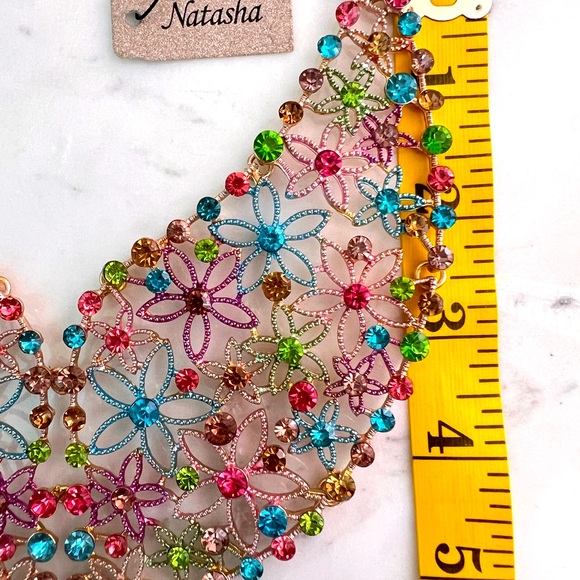 New Natasha Accessories
Flower Power Statement Necklace - Picture 8 of 13